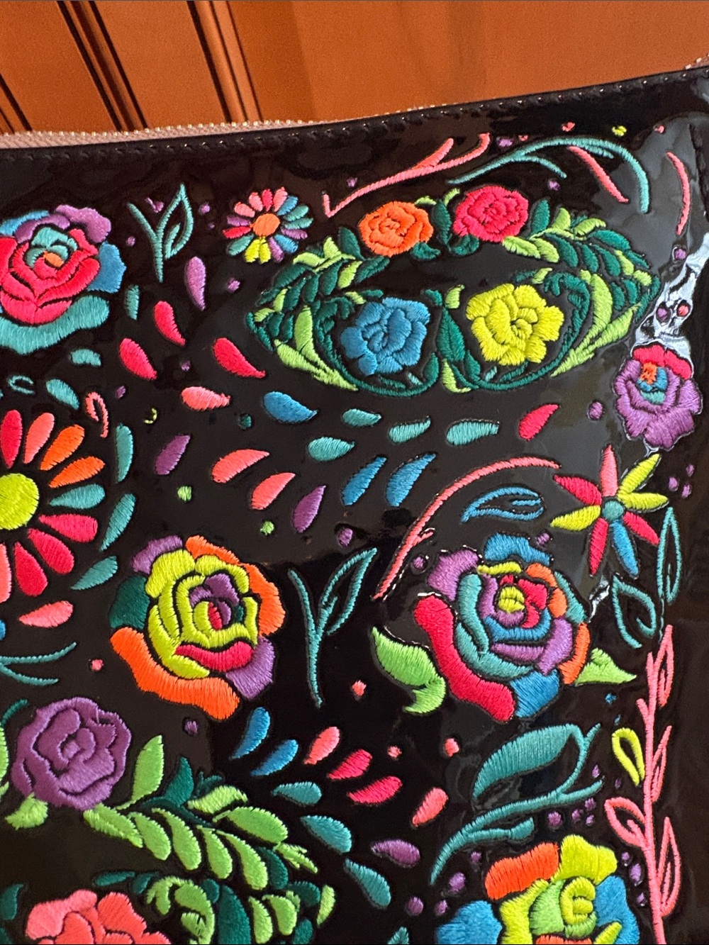 Consuela Downtown Rita Crossbody Bag neon, electric floral black handbag - Picture 9 of 17